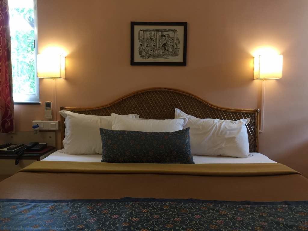 Hotel Gopika International ปณชี ภายนอก รูปภาพ